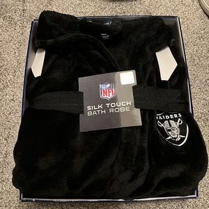 raiders new silk bath robe